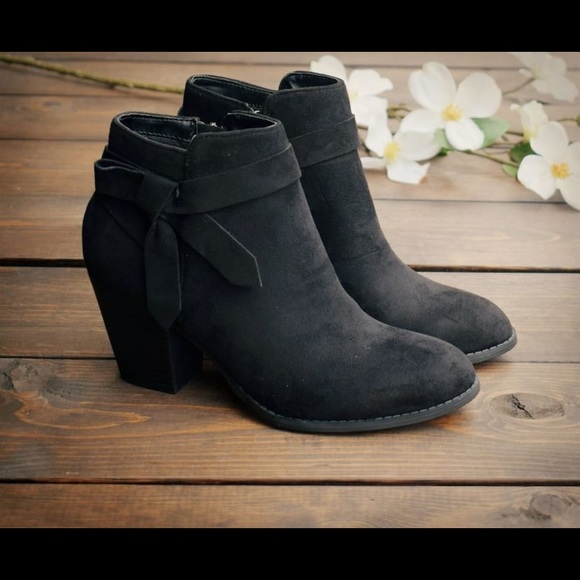 Elegant Side bow stacked heel Bootie - Picture 7 of 7